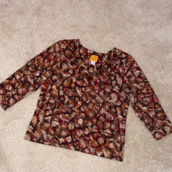 🍂Ruby Rd. V-Neck Top🍂 - Picture 8 of 9